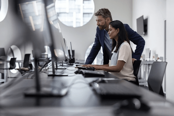 IT consultants from GO Technology Group providing AI and cybersecurity awareness training for Arlington Heights businesses